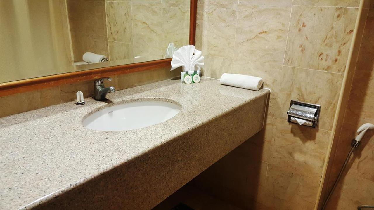 Hotel Legacy Port Dickson Extérieur photo