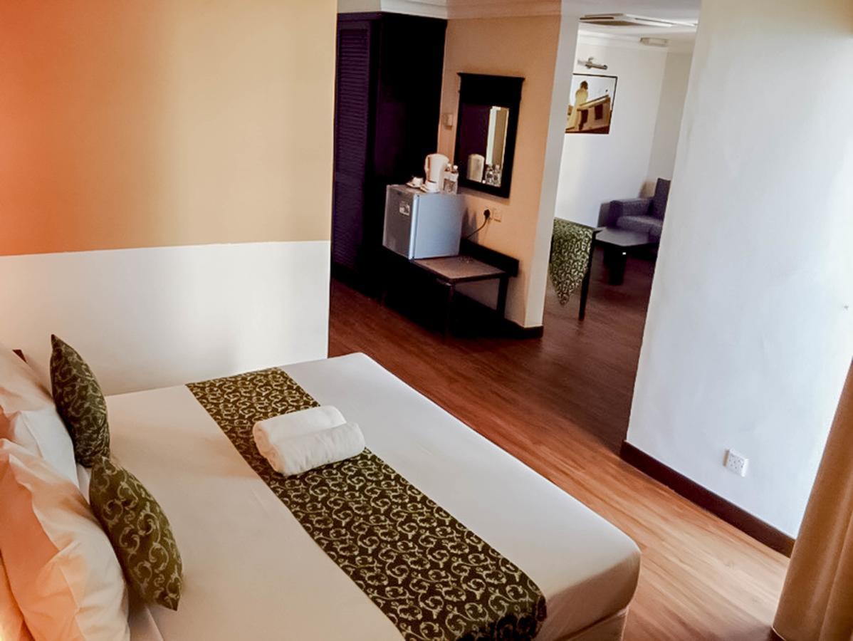 Hotel Legacy Port Dickson Extérieur photo