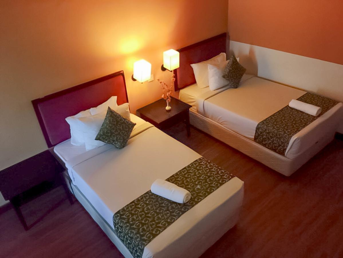 Hotel Legacy Port Dickson Extérieur photo